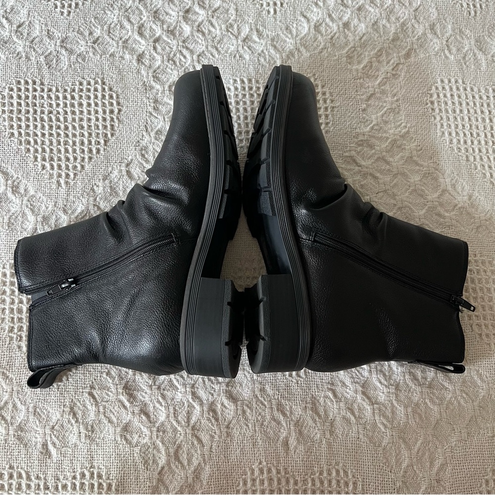 Clarks Collection Hearth Love Pebbled Black Leather Ankle Boots Size 10 Comfort - Picture 7 of 13